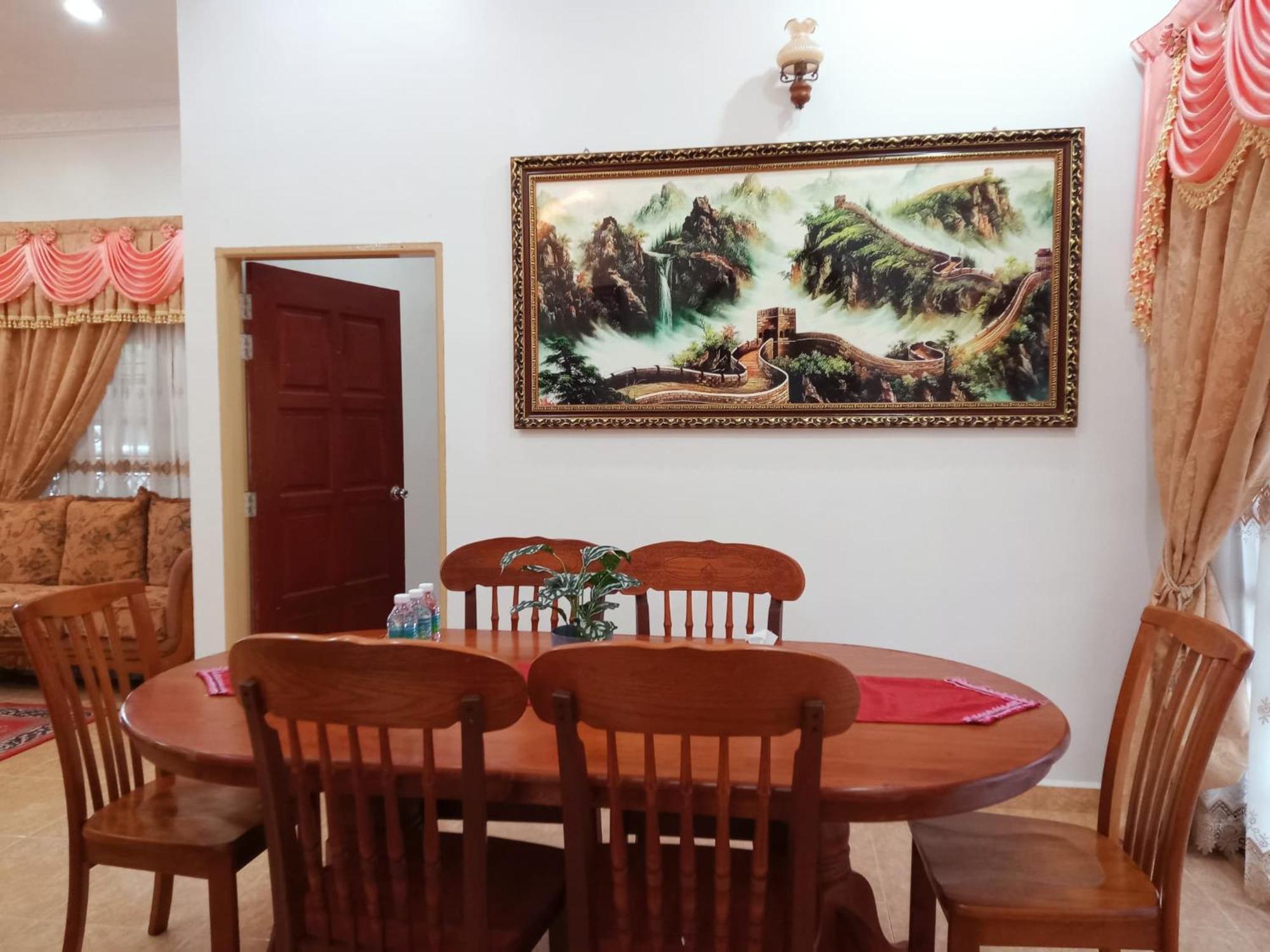 Mawar Camelia Homestay 5 Bedrooms Fully Aircond - Near Airport And Stadium Gong Badak كُوالا تيرينغانو المظهر الخارجي الصورة