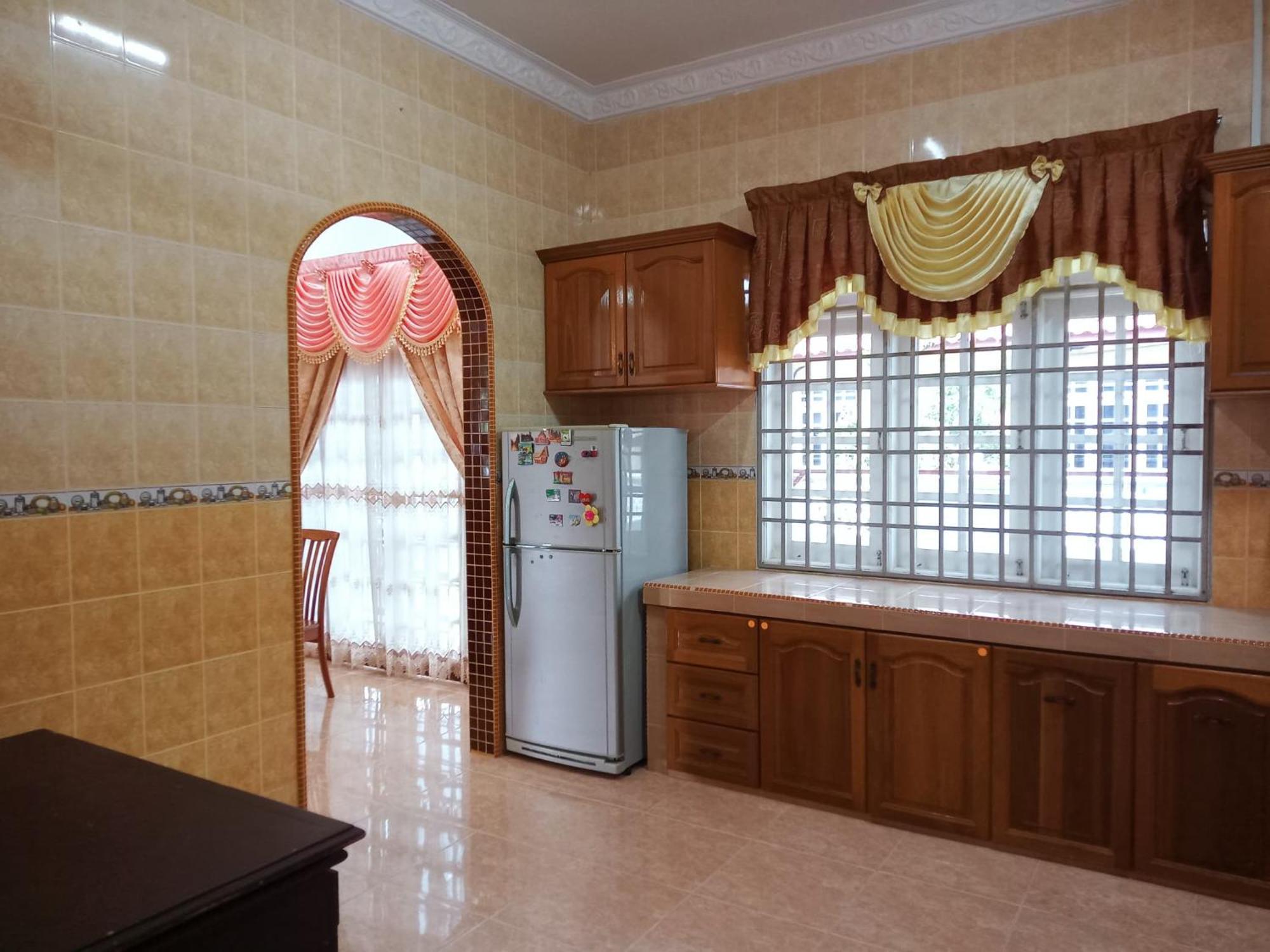 Mawar Camelia Homestay 5 Bedrooms Fully Aircond - Near Airport And Stadium Gong Badak كُوالا تيرينغانو المظهر الخارجي الصورة